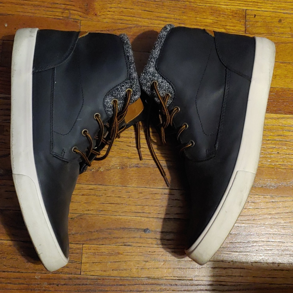 London Fog Waterproof shoes size 11